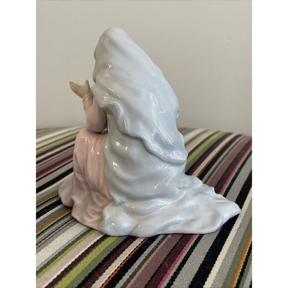 ENESCO 1988 NATIVITY Porcelain Mary Jesus PAUL CONNOLLY Vintage Set - Picture 5 of 7